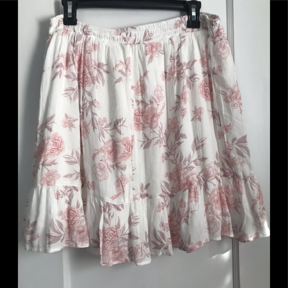 NWT- SO -Junior Skirt with lining